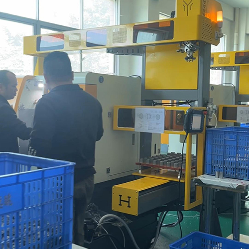 25 CNC lathe gantry manipulator, processing site